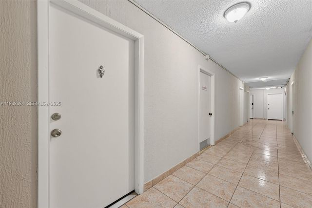 111 Golden Isles Dr D12, Hallandale Beach, FL 33009