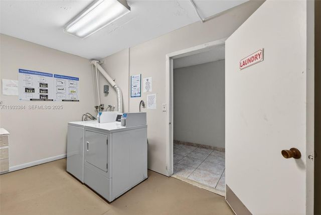 111 Golden Isles Dr D12, Hallandale Beach, FL 33009