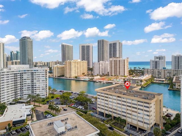 111 Golden Isles Dr D12, Hallandale Beach, FL 33009