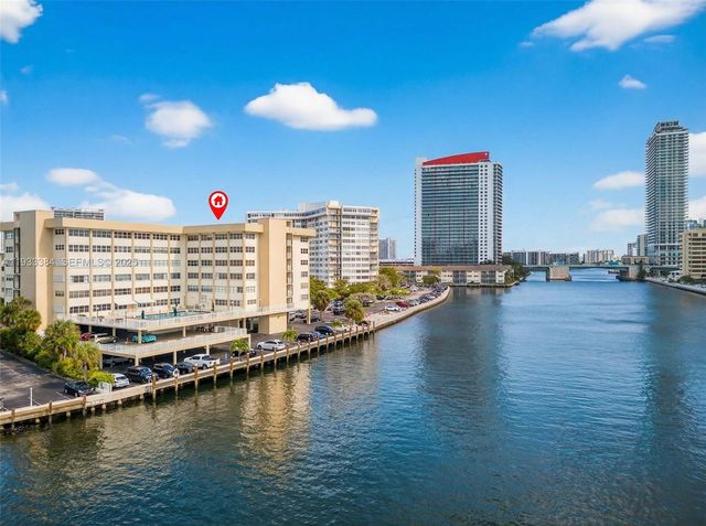 111 Golden Isles Dr D12, Hallandale Beach, FL 33009