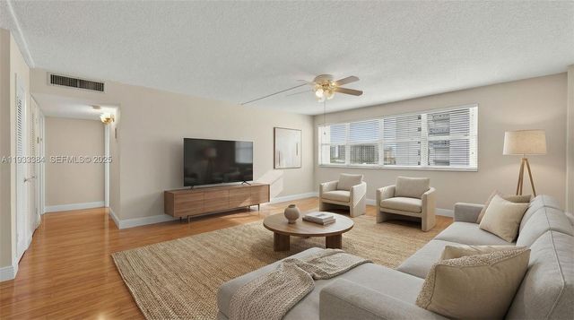 111 Golden Isles Dr D12, Hallandale Beach, FL 33009