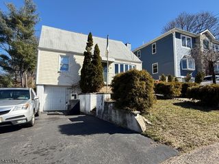 63 Raymond St, Hasbrouck Heights Boro, NJ 07604