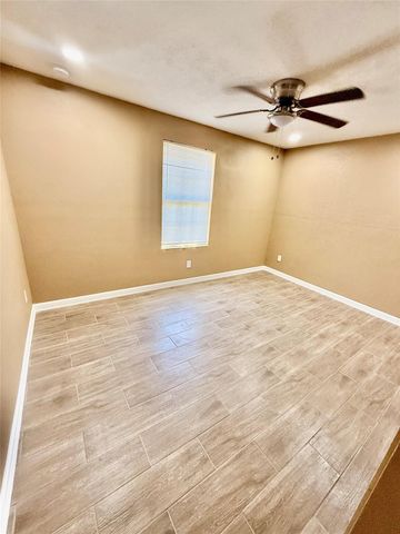 7922 Jutland Road Road, Houston, TX 77033