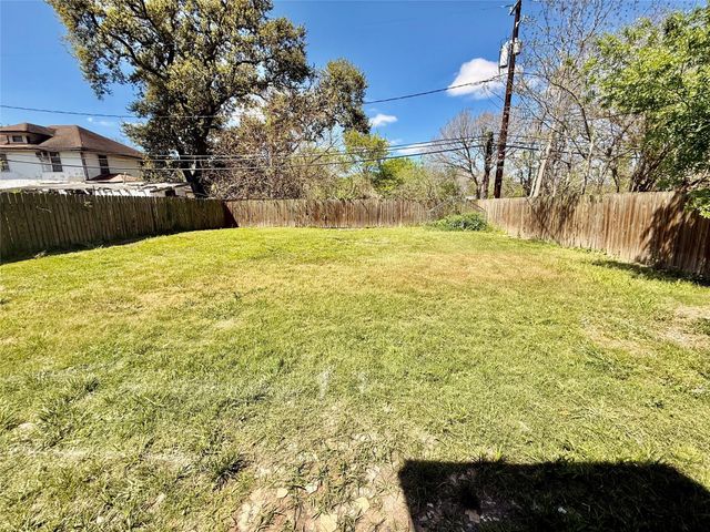 7922 Jutland Road Road, Houston, TX 77033