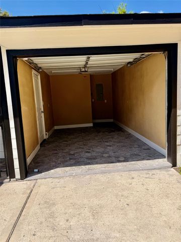 7922 Jutland Road Road, Houston, TX 77033