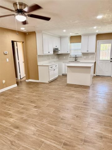 7922 Jutland Road Road, Houston, TX 77033