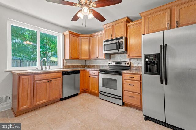 9945 HILLTOP DR, Parkville, MD 21234