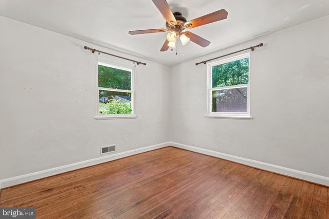 9945 HILLTOP DR, Parkville, MD 21234