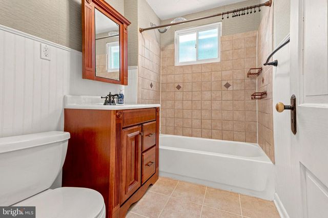 9945 HILLTOP DR, Parkville, MD 21234