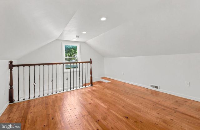 9945 HILLTOP DR, Parkville, MD 21234