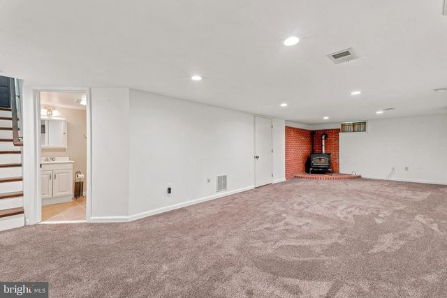 9945 HILLTOP DR, Parkville, MD 21234
