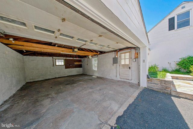 9945 HILLTOP DR, Parkville, MD 21234