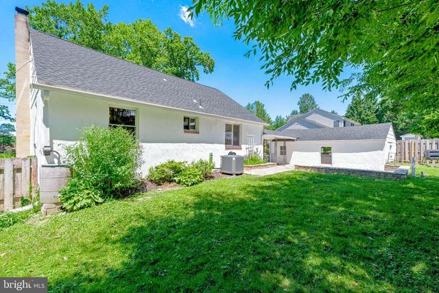 9945 HILLTOP DR, Parkville, MD 21234