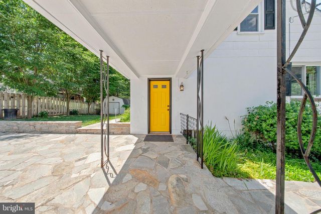 9945 HILLTOP DR, Parkville, MD 21234