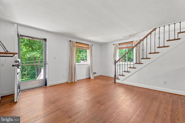 9945 HILLTOP DR, Parkville, MD 21234