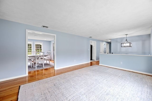 73 Minehan Ln, Marlborough, MA 01752