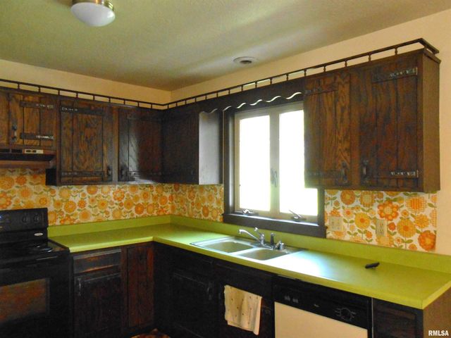 2506 BAYBERRY Court, Bettendorf, IA 52722