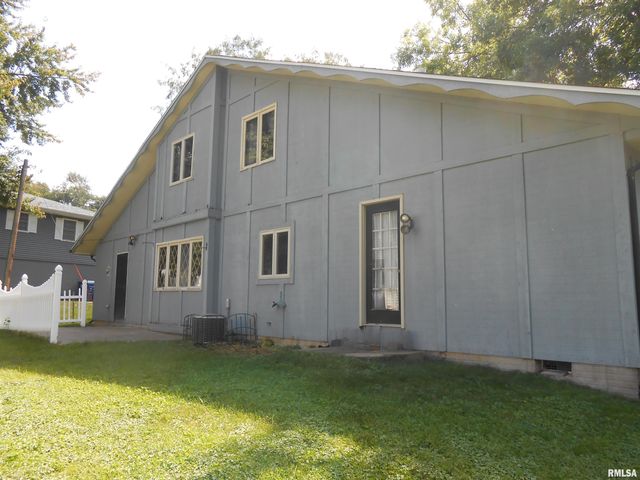 2506 BAYBERRY Court, Bettendorf, IA 52722