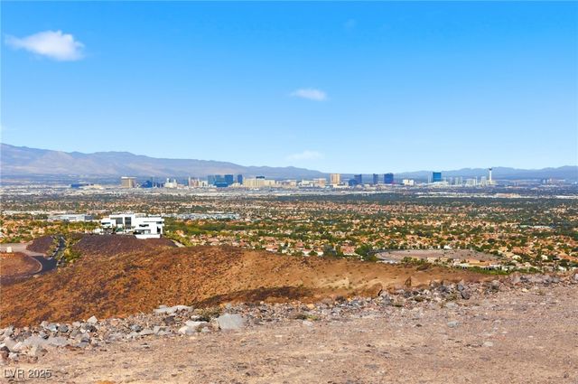 677 Dragon Point Drive, Henderson, NV 89012