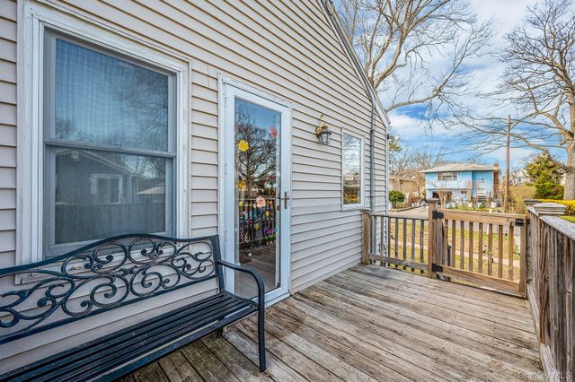62 9th Street, Ronkonkoma, NY 11779