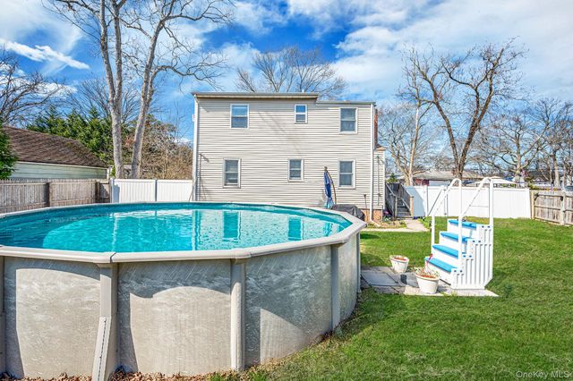 62 9th Street, Ronkonkoma, NY 11779