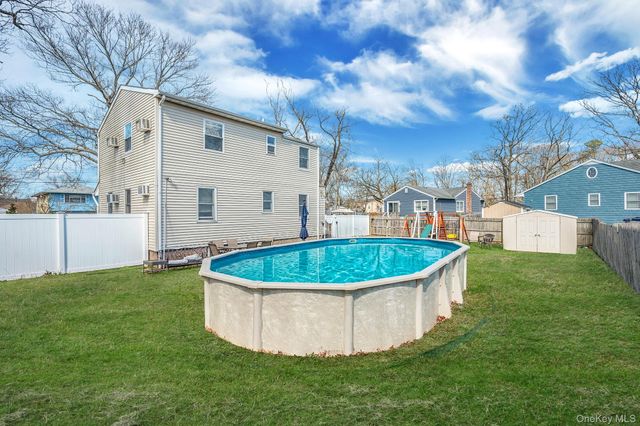 62 9th Street, Ronkonkoma, NY 11779