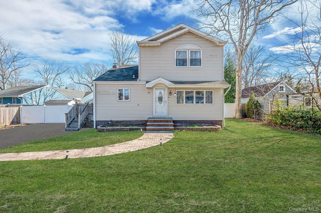 62 9th Street, Ronkonkoma, NY 11779