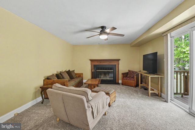 148 BARTLEY DR, Newark, DE 19702
