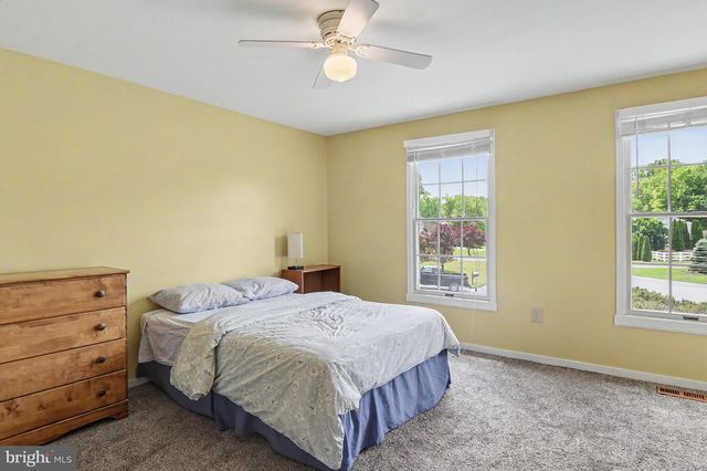 148 BARTLEY DR, Newark, DE 19702