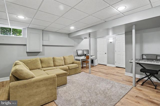 148 BARTLEY DR, Newark, DE 19702