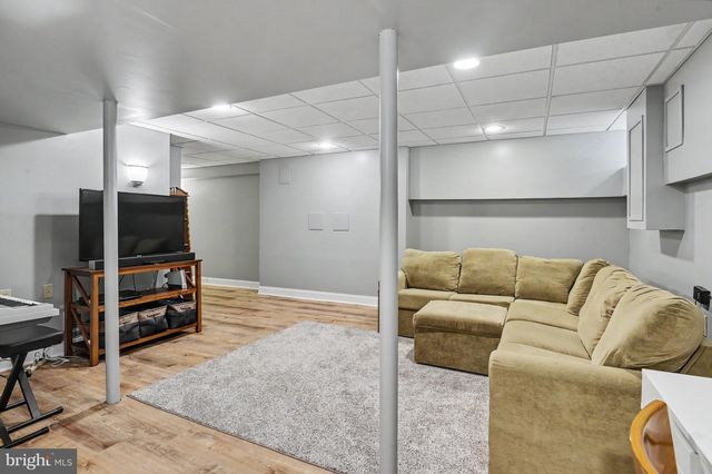148 BARTLEY DR, Newark, DE 19702