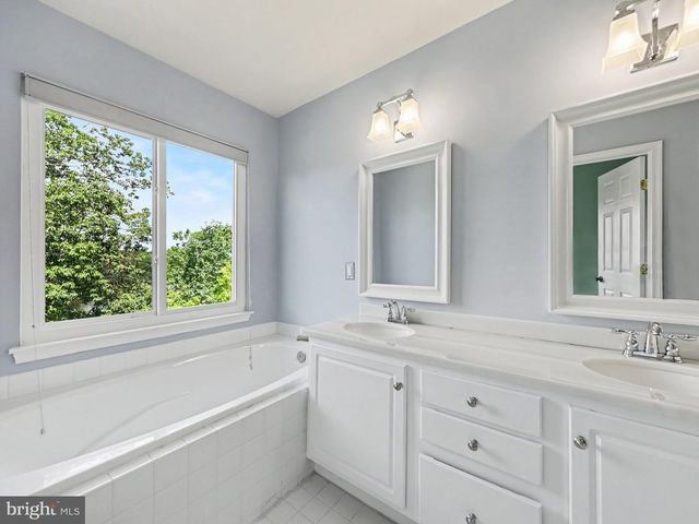 11527 BERTRAM, Woodbridge, VA 22192