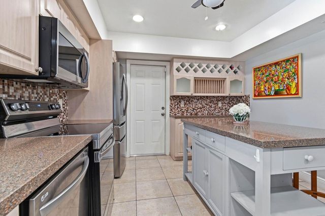 7381 SW 9TH Street, Plantation, FL 33317