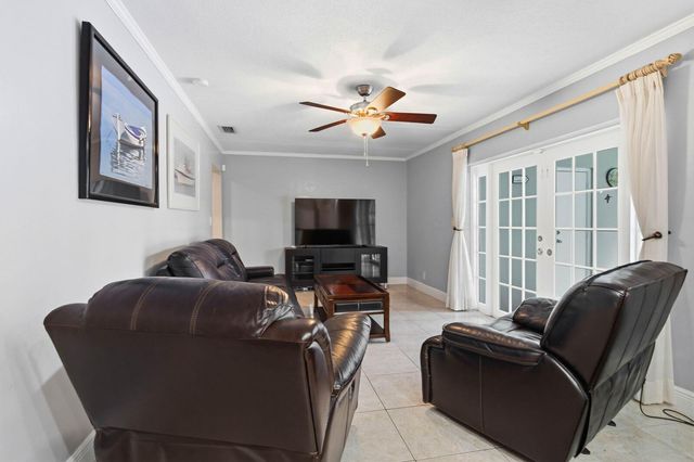 7381 SW 9TH Street, Plantation, FL 33317