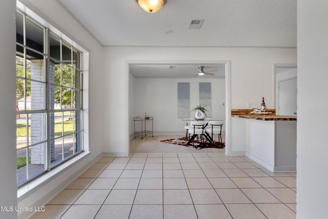 288 Mc Cool Street, Ocean Springs, MS 39564