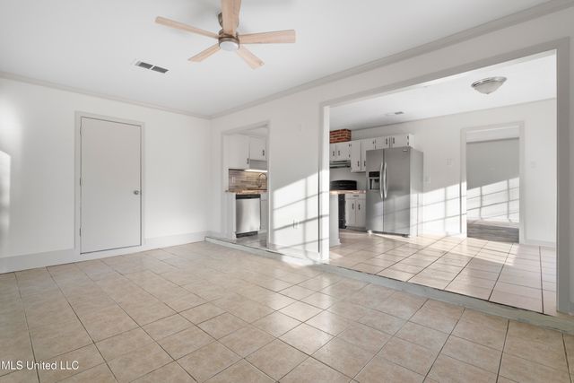 288 Mc Cool Street, Ocean Springs, MS 39564