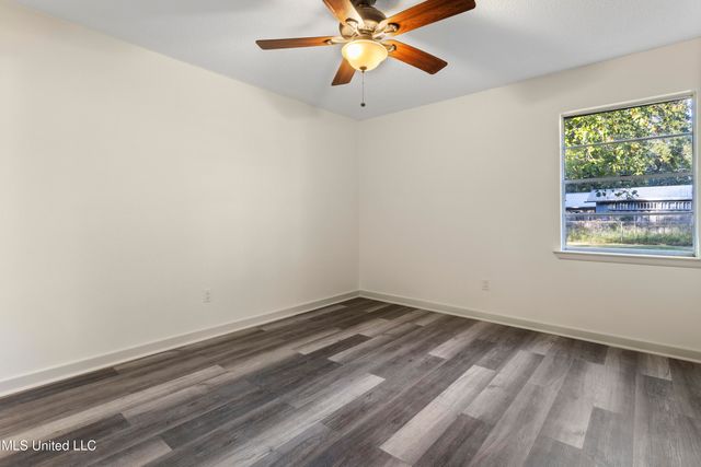 288 Mc Cool Street, Ocean Springs, MS 39564