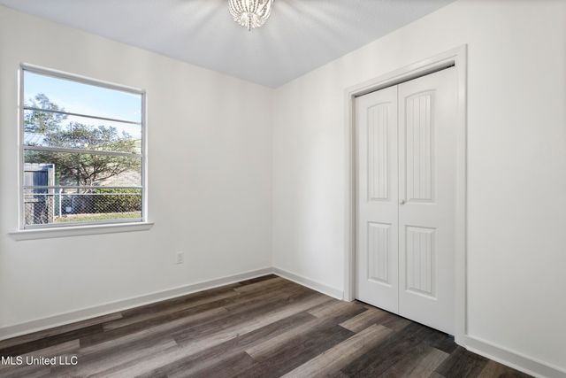 288 Mc Cool Street, Ocean Springs, MS 39564