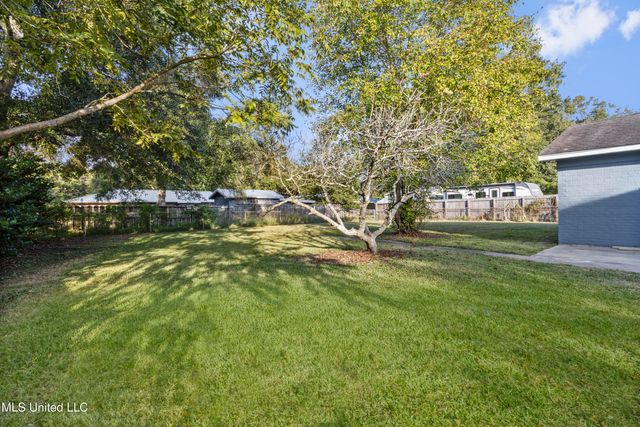 288 Mc Cool Street, Ocean Springs, MS 39564