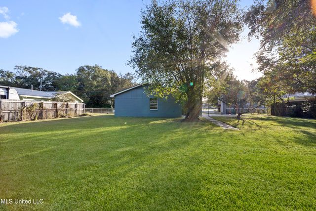 288 Mc Cool Street, Ocean Springs, MS 39564