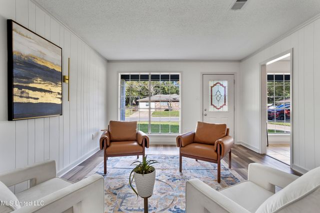 288 Mc Cool Street, Ocean Springs, MS 39564