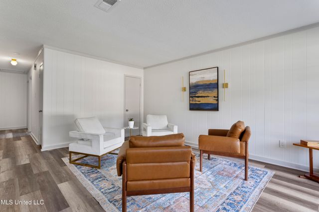 288 Mc Cool Street, Ocean Springs, MS 39564