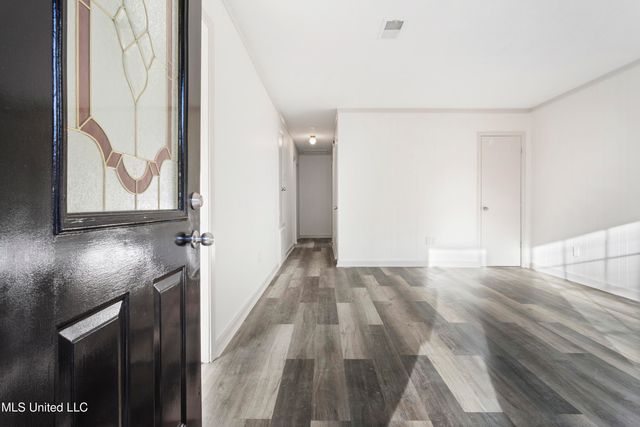 288 Mc Cool Street, Ocean Springs, MS 39564