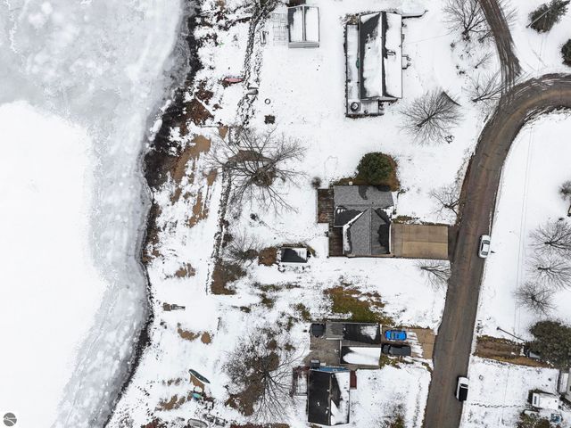 9464 Stone Ledge Lake Drive, Cadillac, MI 49601