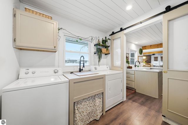 9464 Stone Ledge Lake Drive, Cadillac, MI 49601