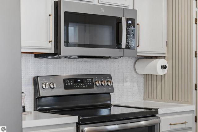 9464 Stone Ledge Lake Drive, Cadillac, MI 49601