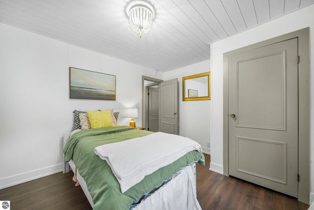 9464 Stone Ledge Lake Drive, Cadillac, MI 49601