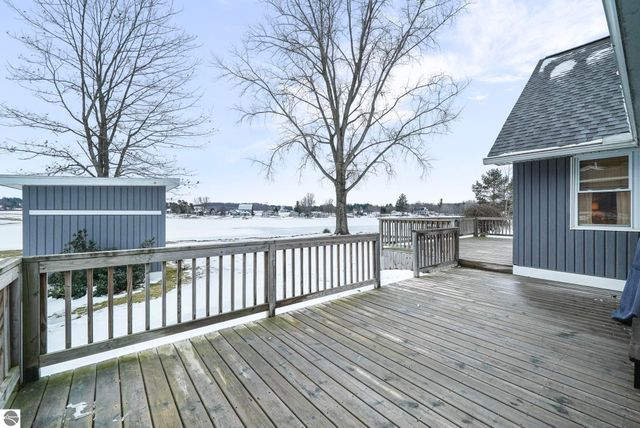 9464 Stone Ledge Lake Drive, Cadillac, MI 49601