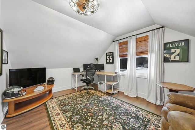 9464 Stone Ledge Lake Drive, Cadillac, MI 49601