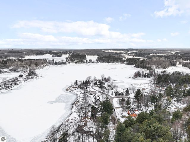 9464 Stone Ledge Lake Drive, Cadillac, MI 49601